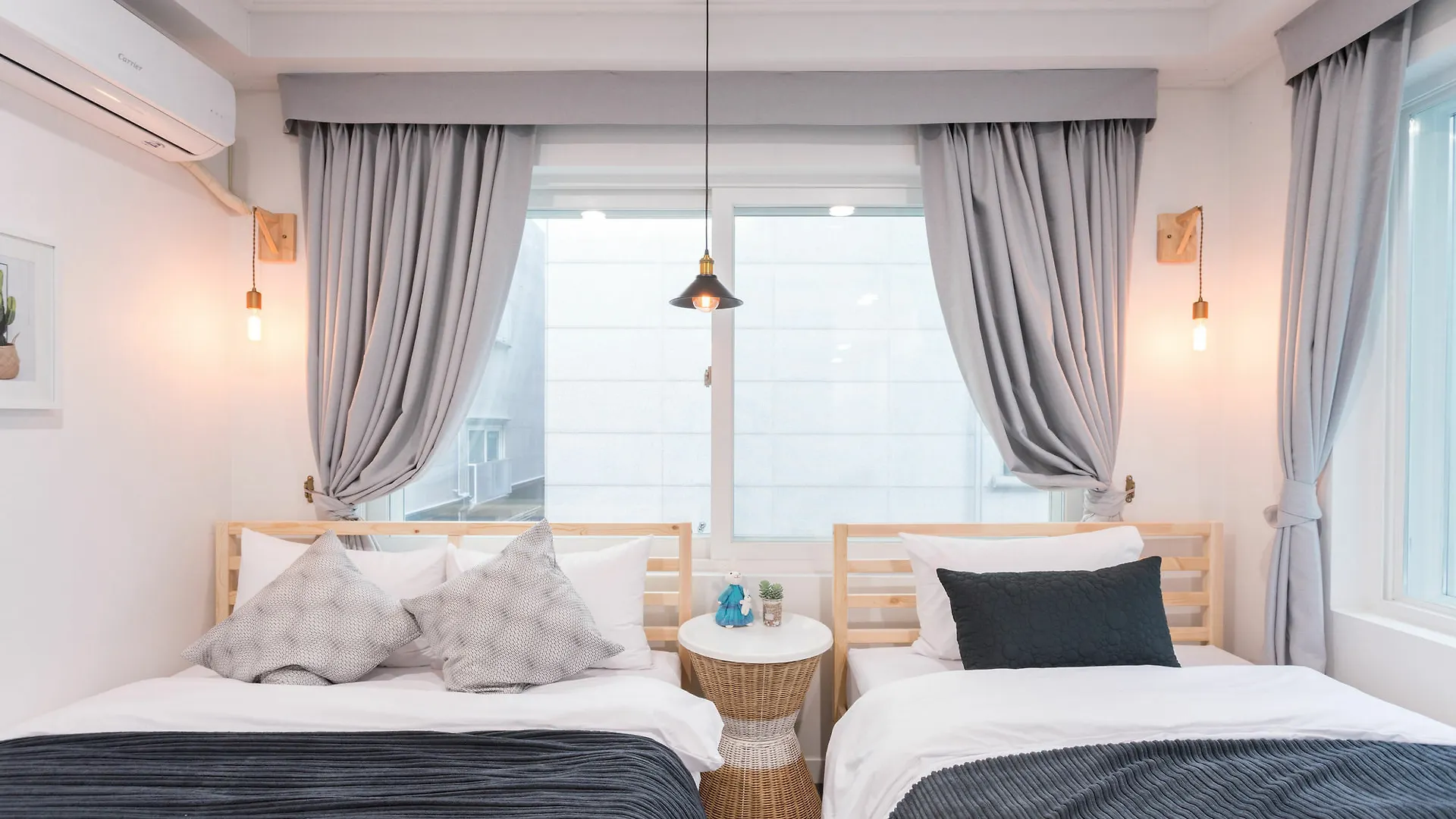 Mono House Hongdae 2 Hotel Seoul 2*,